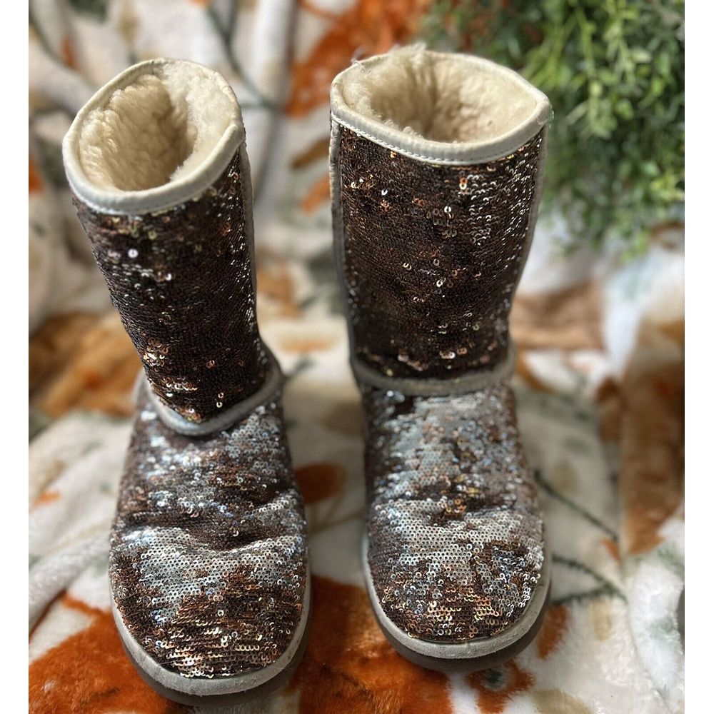 Women's Classic Ugg Sequins Gold Sparkles Size‎ 7